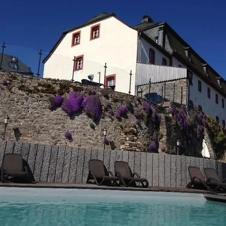 Burghaus Kronenburg Кроненбург