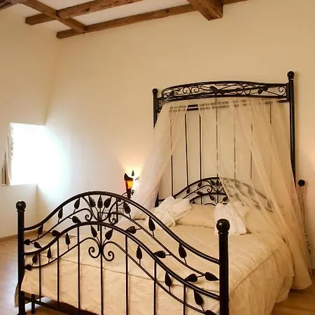 Отель Burghaus Kronenburg 4*