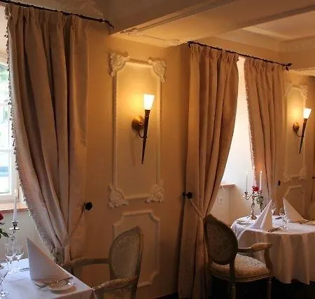 Отель Burghaus Kronenburg Кроненбург