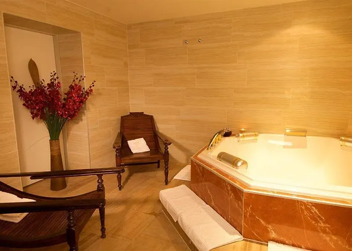 Burghaus Kronenburg מלון 4*