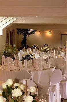 Burghaus Kronenburg מלון Dahlem (Euskirchen)