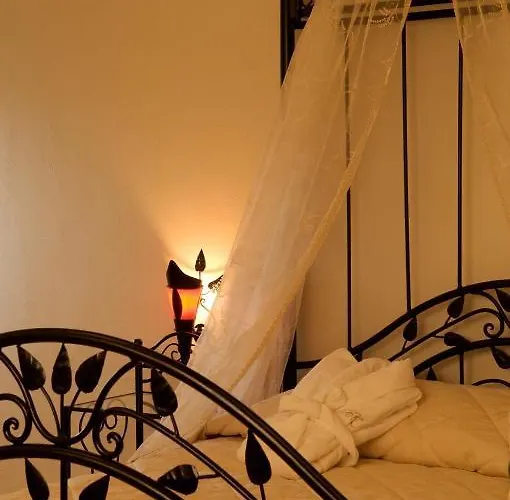 מלון Burghaus Kronenburg Dahlem (Euskirchen)