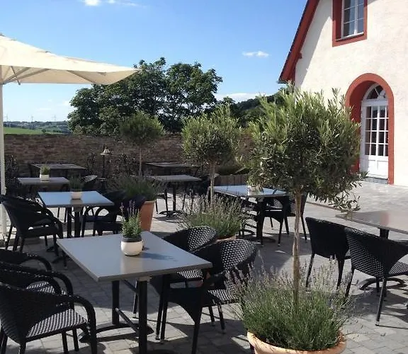 Burghaus Kronenburg מלון Dahlem (Euskirchen)