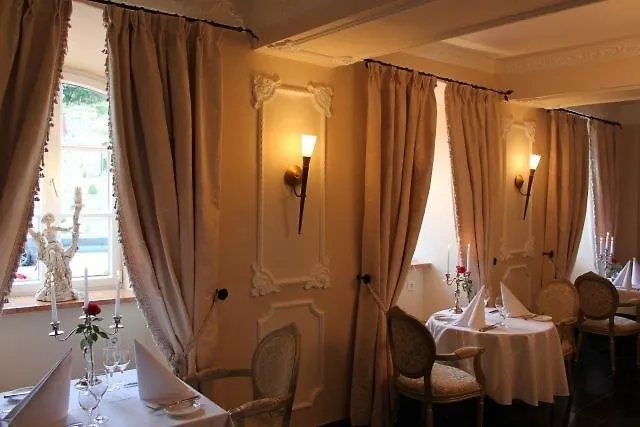 מלון Burghaus Kronenburg Dahlem (Euskirchen)