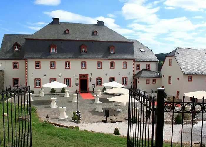 מלון Burghaus Kronenburg